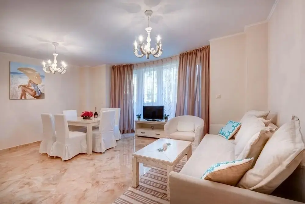 Солнечный берег: Venera & Anastasia Palace Apartments