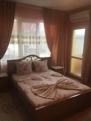 Созополь: Guest House Hristina