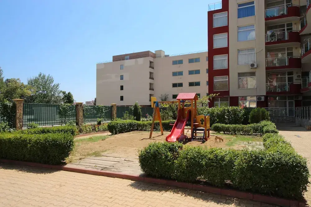 Солнечный берег: Menada Global Ville Apartments