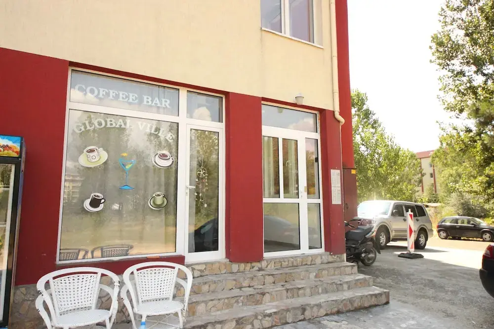 Солнечный берег: Menada Global Ville Apartments