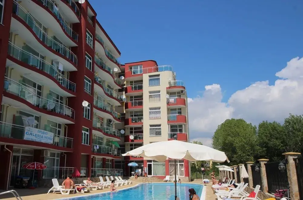 Солнечный берег: Menada Global Ville Apartments