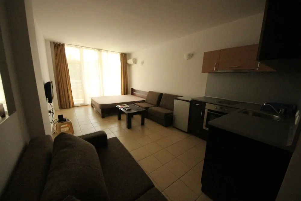 Солнечный берег: Menada Global Ville Apartments