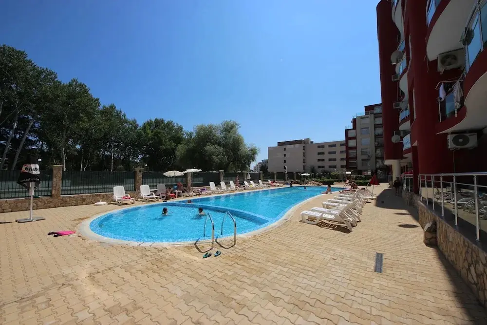 Солнечный берег: Menada Global Ville Apartments