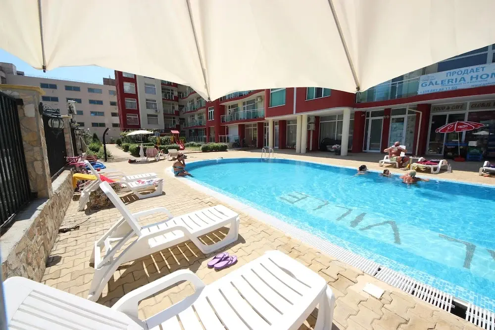 Солнечный берег: Menada Global Ville Apartments