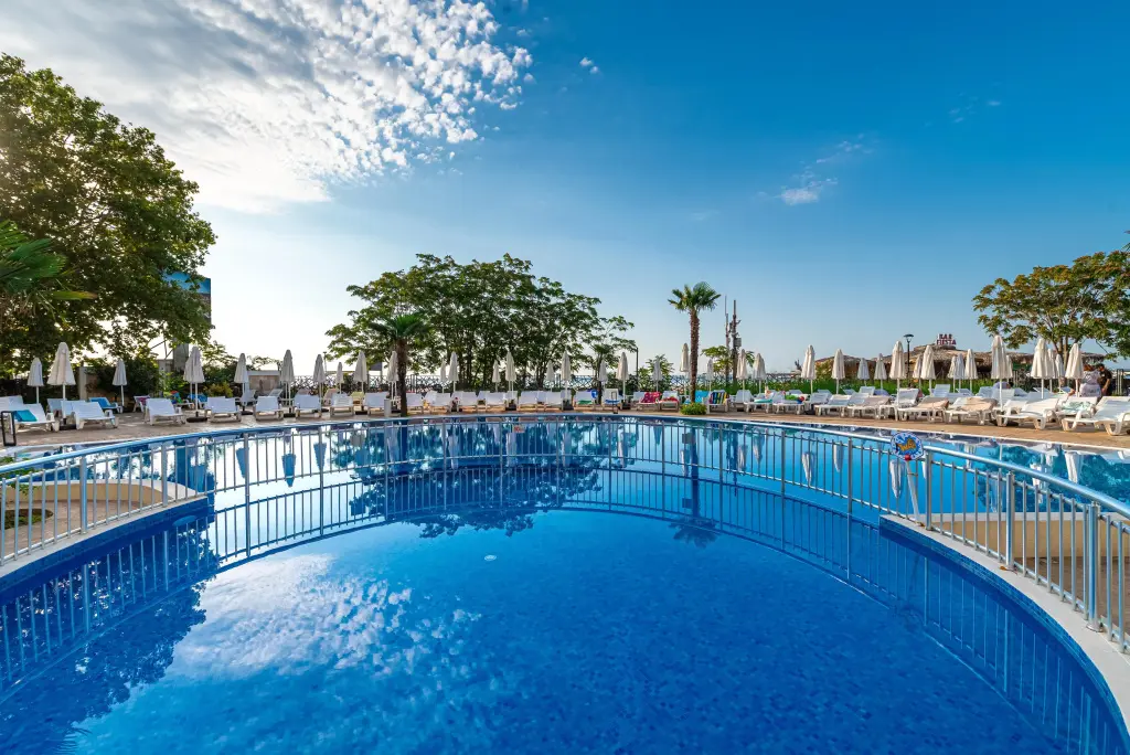 Солнечный берег: Zenith Hotel