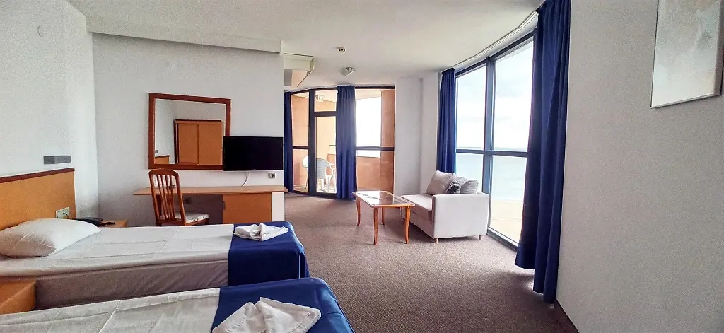 Солнечный берег: Zenith Hotel
