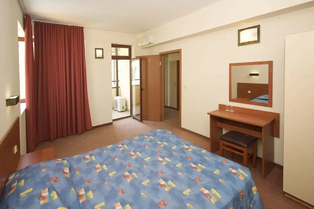 Несебр: Hotel Lira