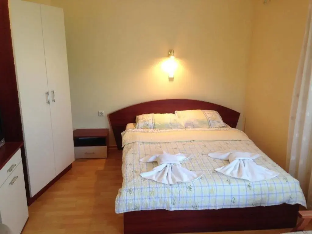 Лозенец: Guest House Kostadinovi