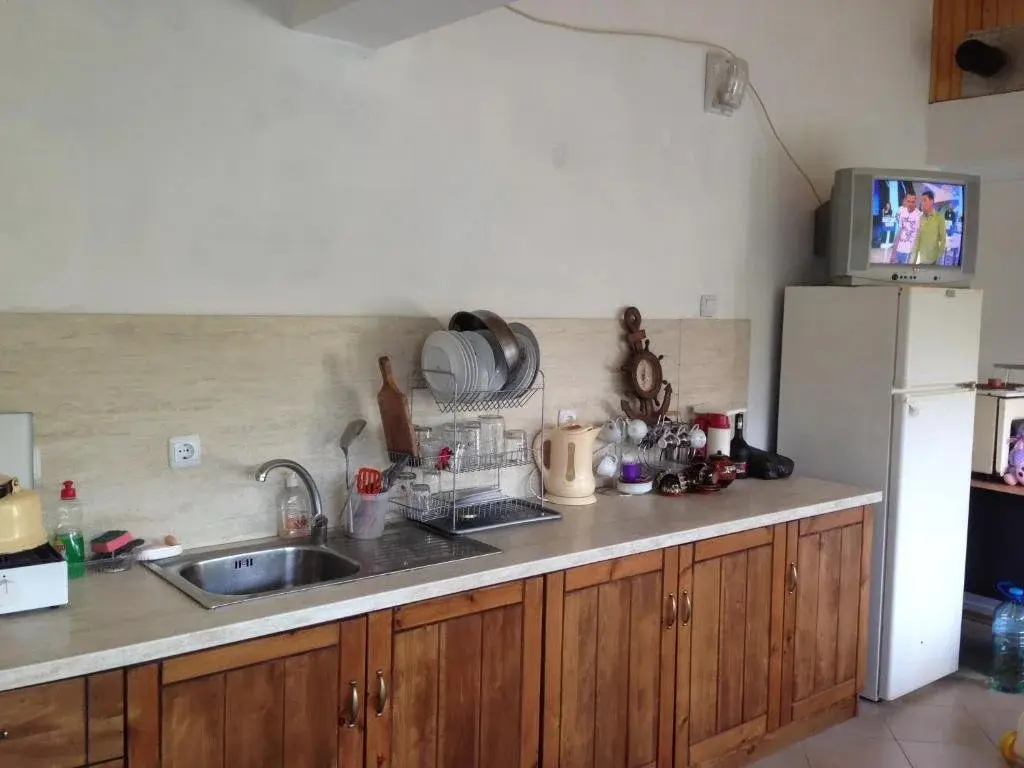 Лозенец: Guest House Kostadinovi