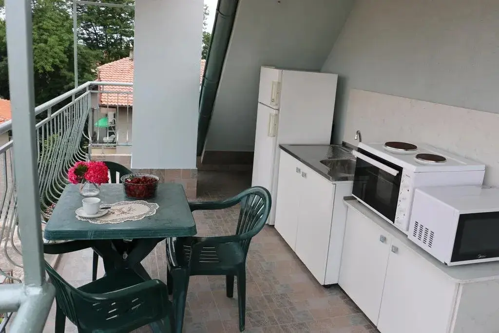 Поморие: Nely Family Hotel