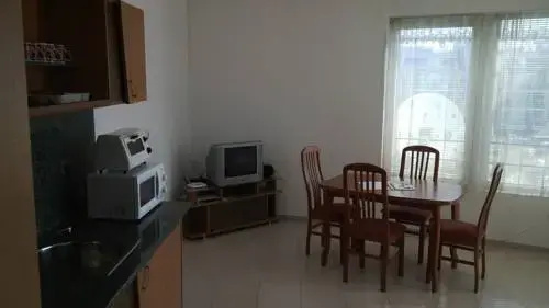 Солнечный берег: Azzuro Apartment