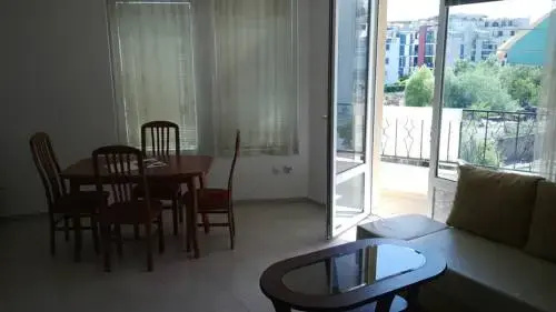 Солнечный берег: Azzuro Apartment