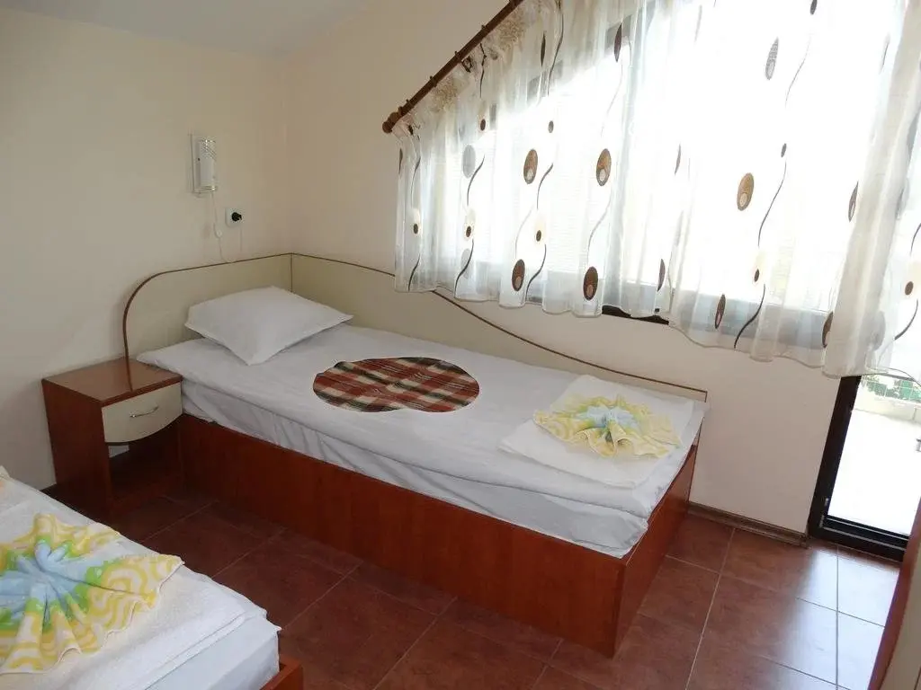 Китен: Guest House Rositsa