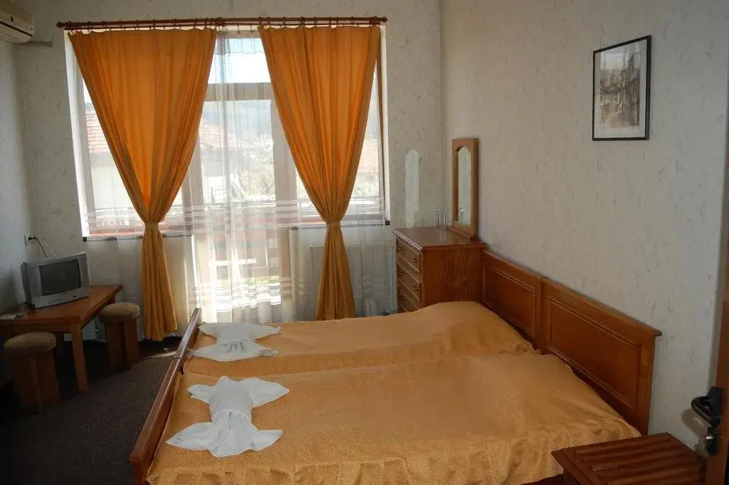Трявна: Hotel Plavis
