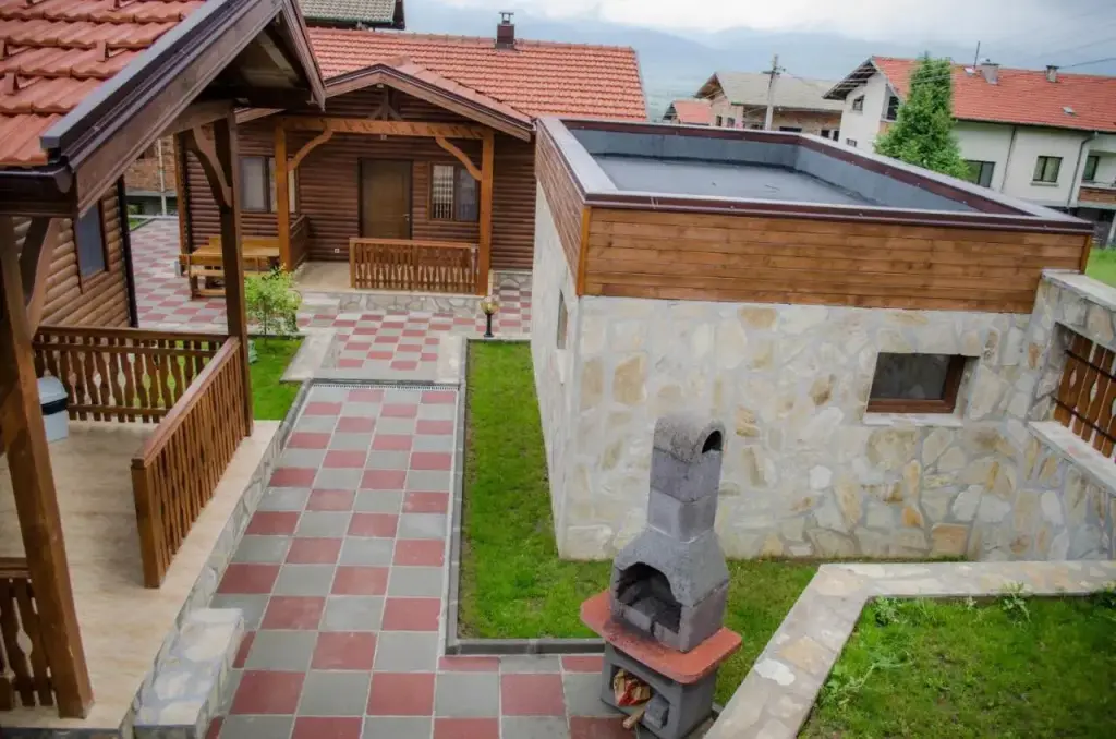 Сапарева баня: Yoneda Houses
