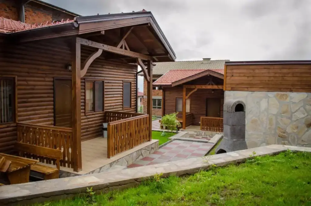 Сапарева баня: Yoneda Houses