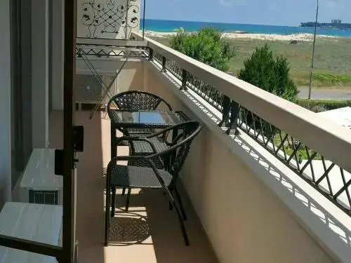Приморско: Apartments Golden Dunes