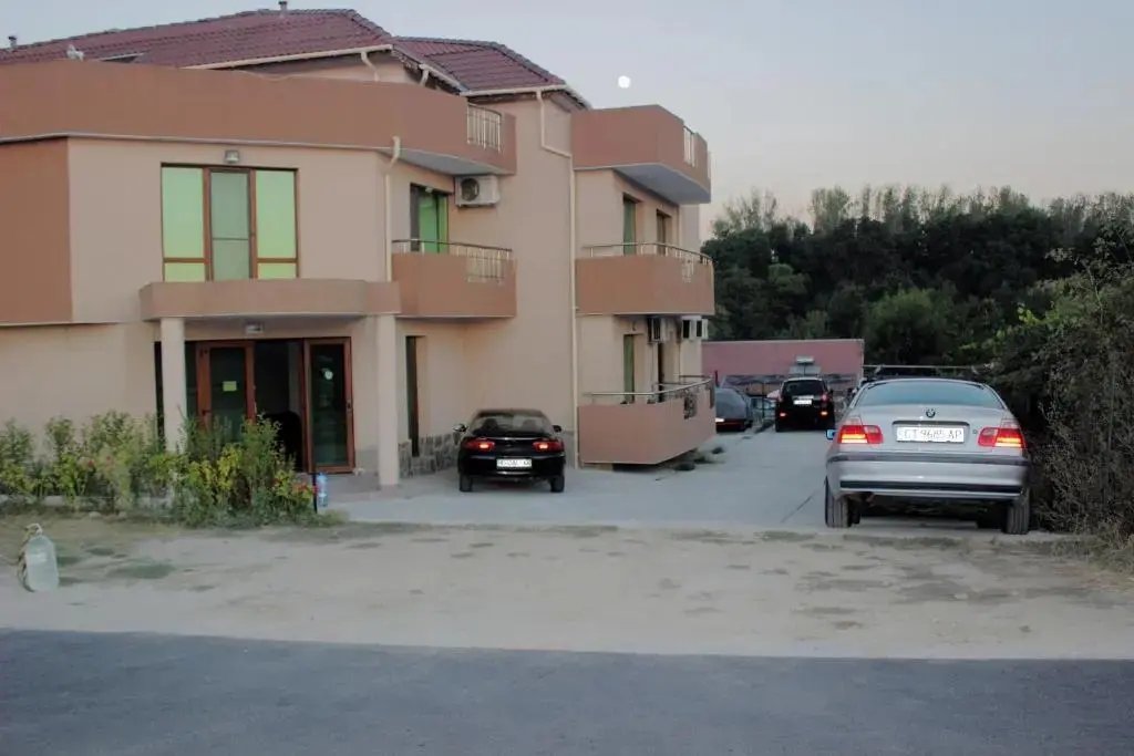 Царево: Tangra Guest House