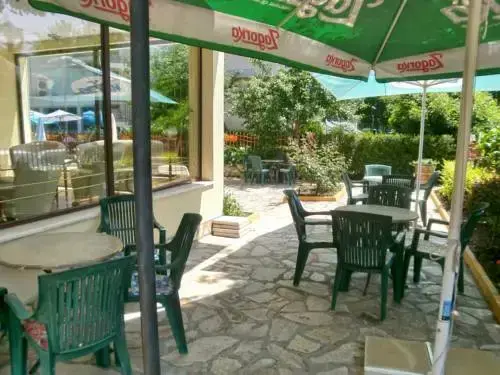 Солнечный берег: Guest House Granat