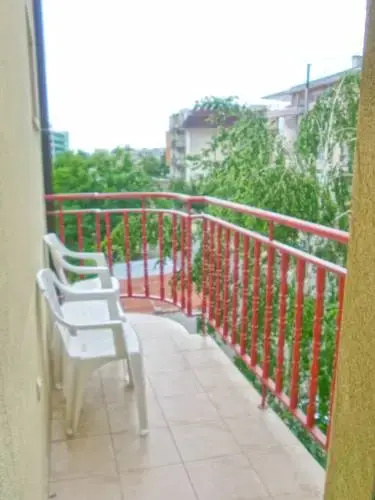 Солнечный берег: Guest House Granat
