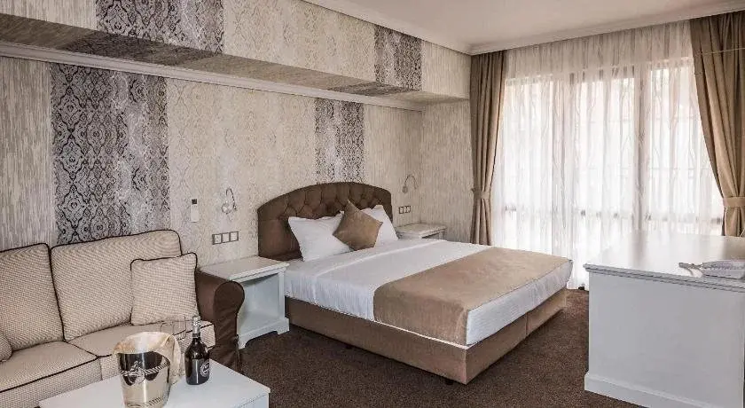 Пловдив: 8 12 Art Guest House
