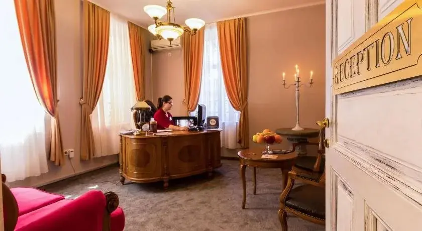 Пловдив: 8 12 Art Guest House