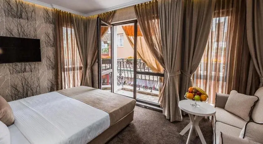 Пловдив: 8 12 Art Guest House