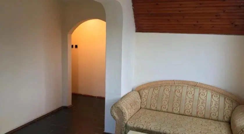 Ахтопол: Hotel VALDI
