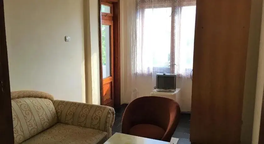Ахтопол: Hotel VALDI