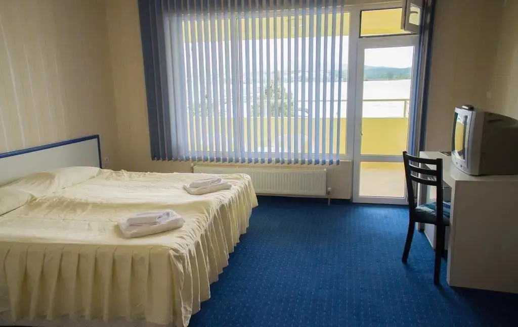 Китен: Hotel Marina