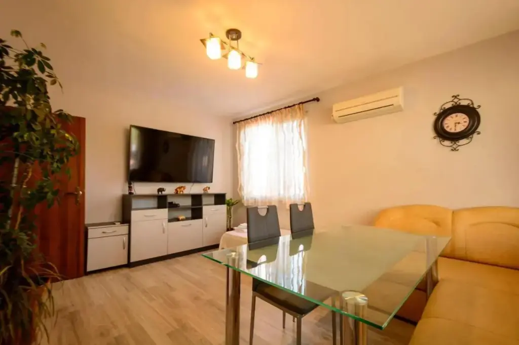 Лозенец: Apartment Yanevi