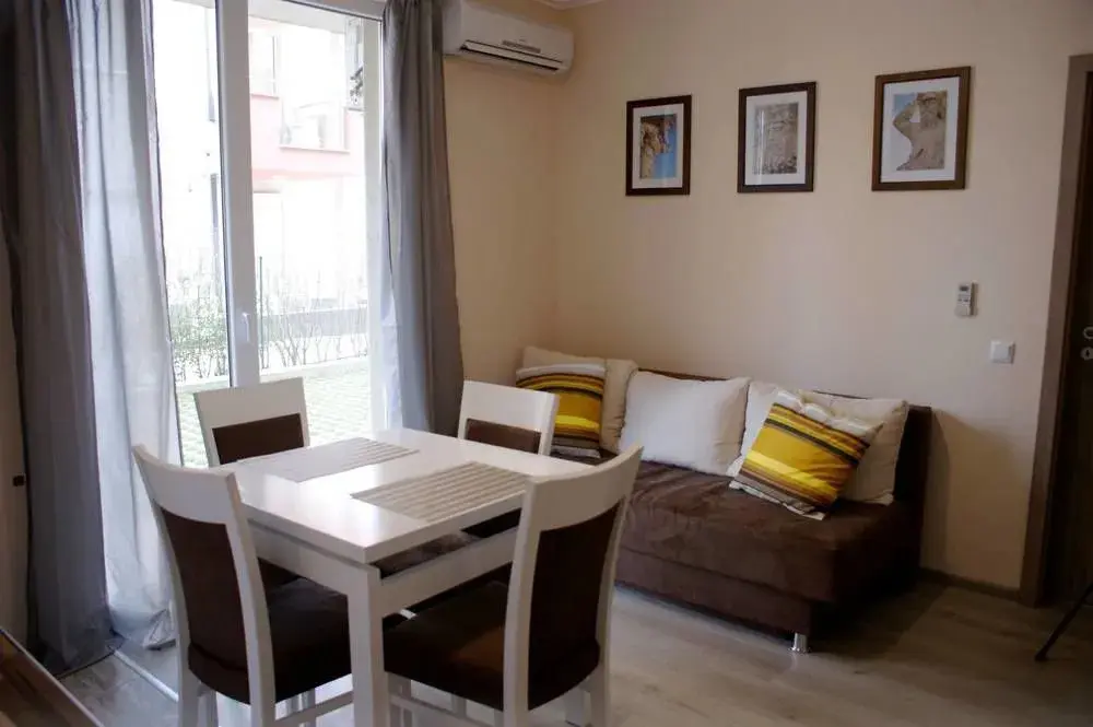 Солнечный берег: Menada VIP Park Apartments