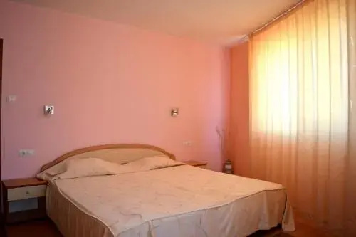 Созополь: Family Hotel Coral