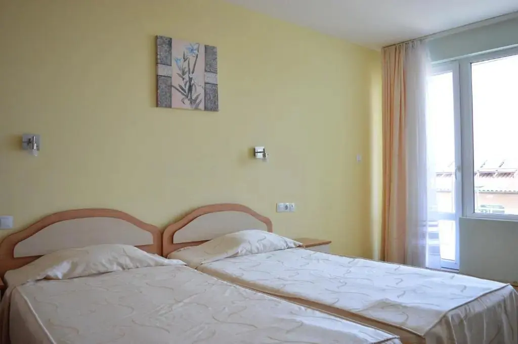 Созополь: Family Hotel Coral