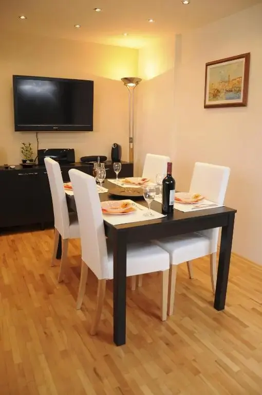 София: DERELLI Elegance Apartment
