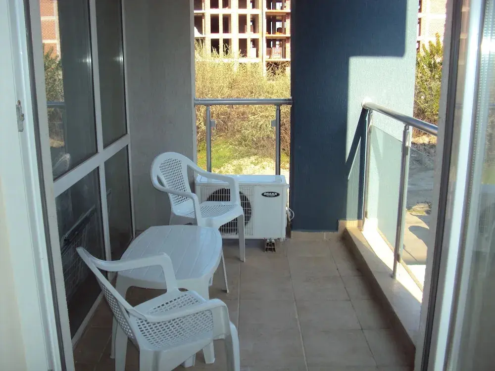 Солнечный берег: Sun City Apartments