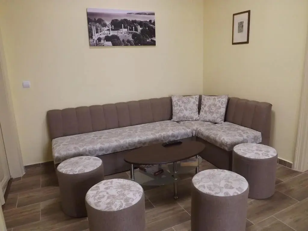 Варна: Hostel Rayska Yabalka
