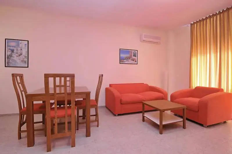 Солнечный берег: Sunny Beach Rent Apartments Karolina
