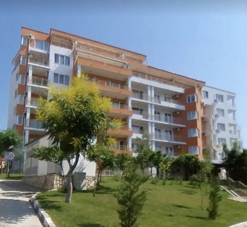 Свети Влас: Inviting Modern 1-bed Apartment in Sveti Vlas