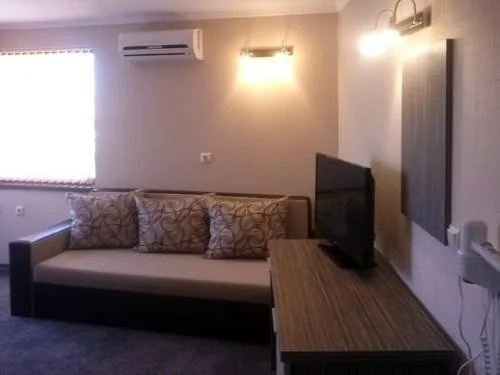 Китен: Hotel Lazur