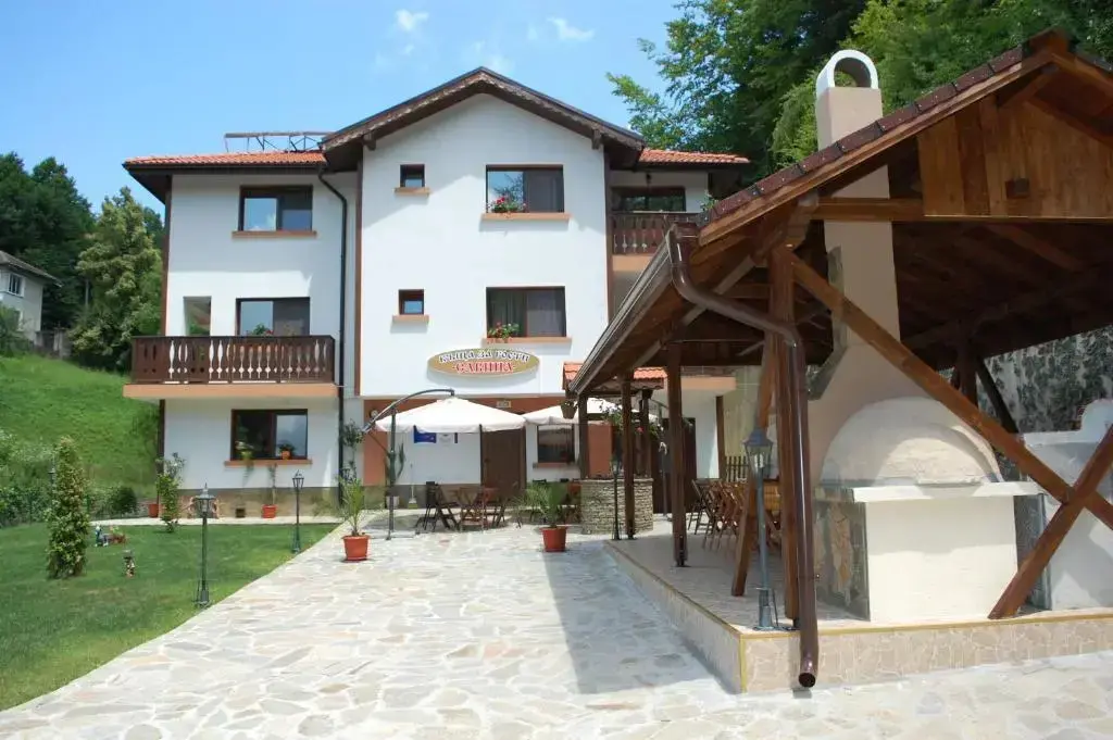 Боженци: Guest House Savina