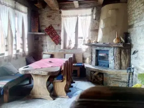 Лещен: Skenderovata House