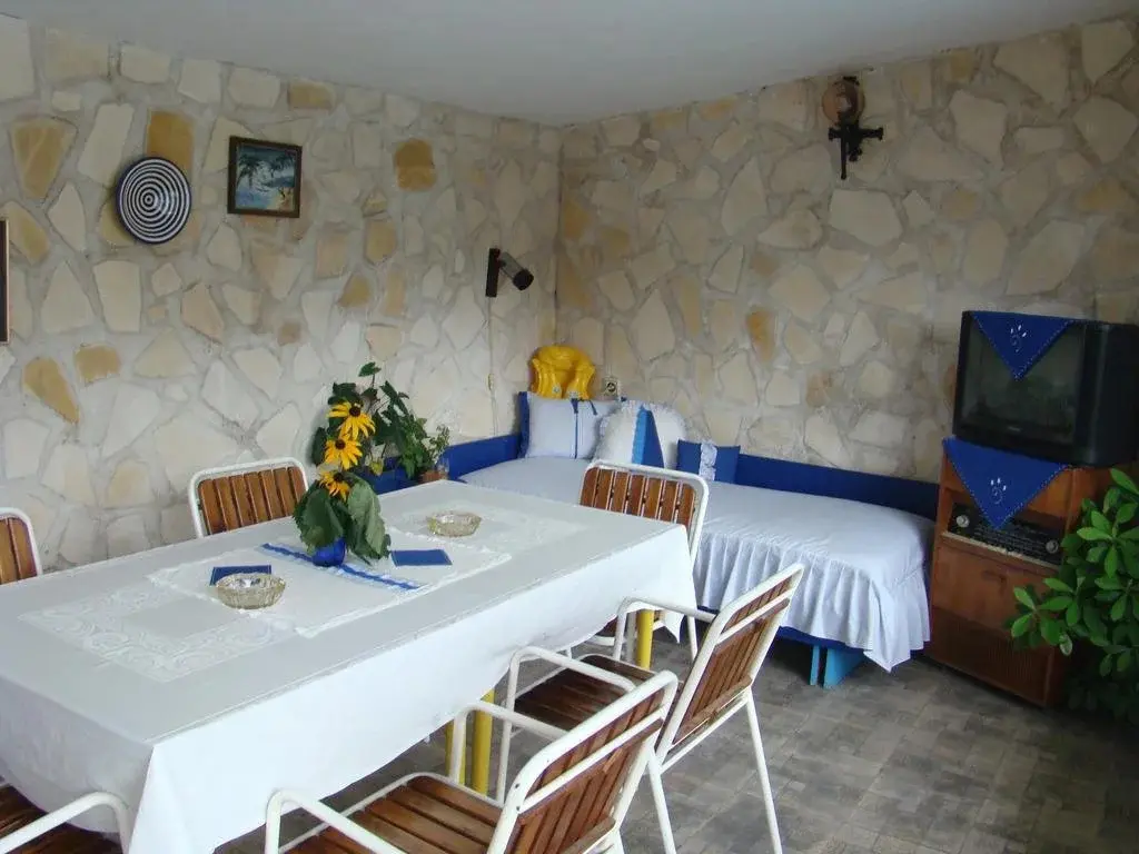 Калофер: Gologanova house