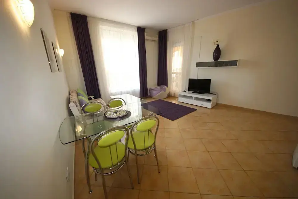 Елените: Menada Negresco Apartments