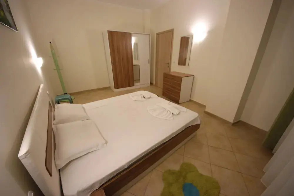 Елените: Menada Negresco Apartments