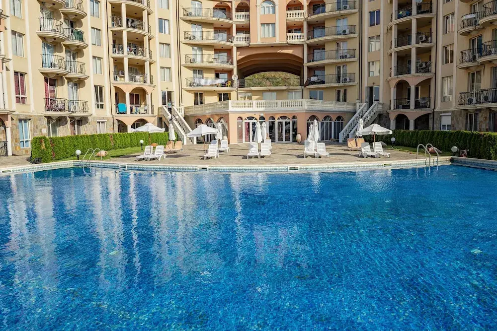 Елените: Menada Negresco Apartments