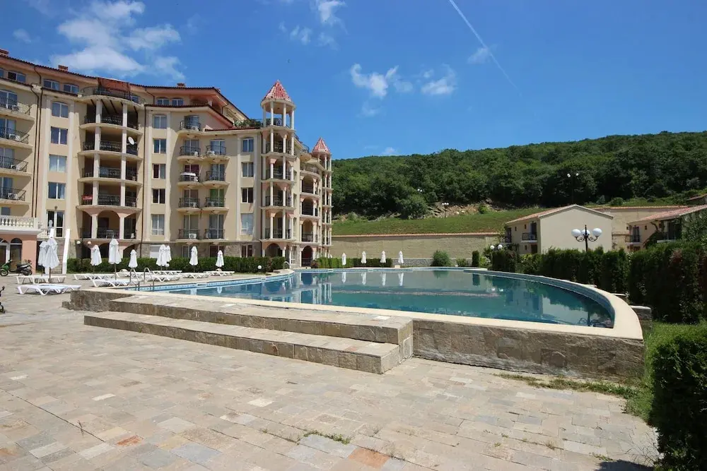 Елените: Menada Negresco Apartments