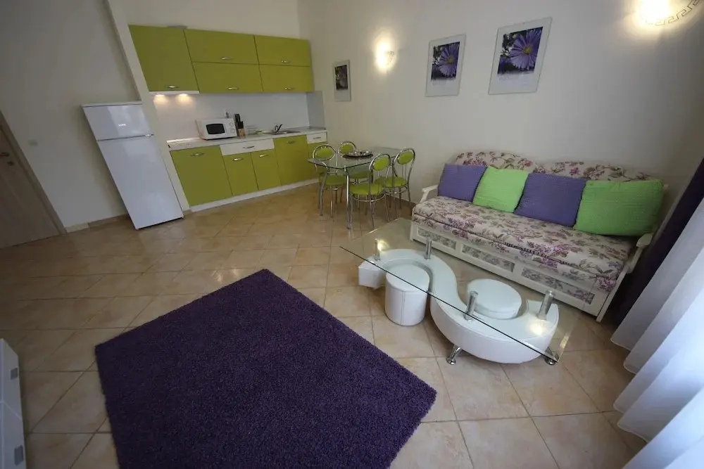 Елените: Menada Negresco Apartments