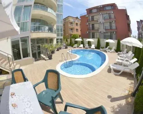 Несебр: Zevs Residence