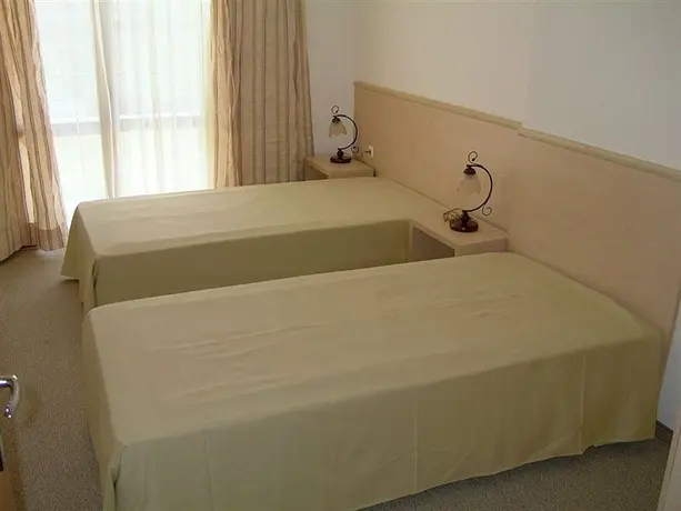 Солнечный берег: Complex Sands Holiday Apartments